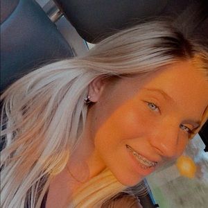 Meet your Posher, Lily